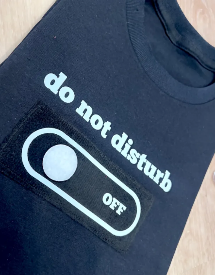 Do Not Disturb Stickie Tee