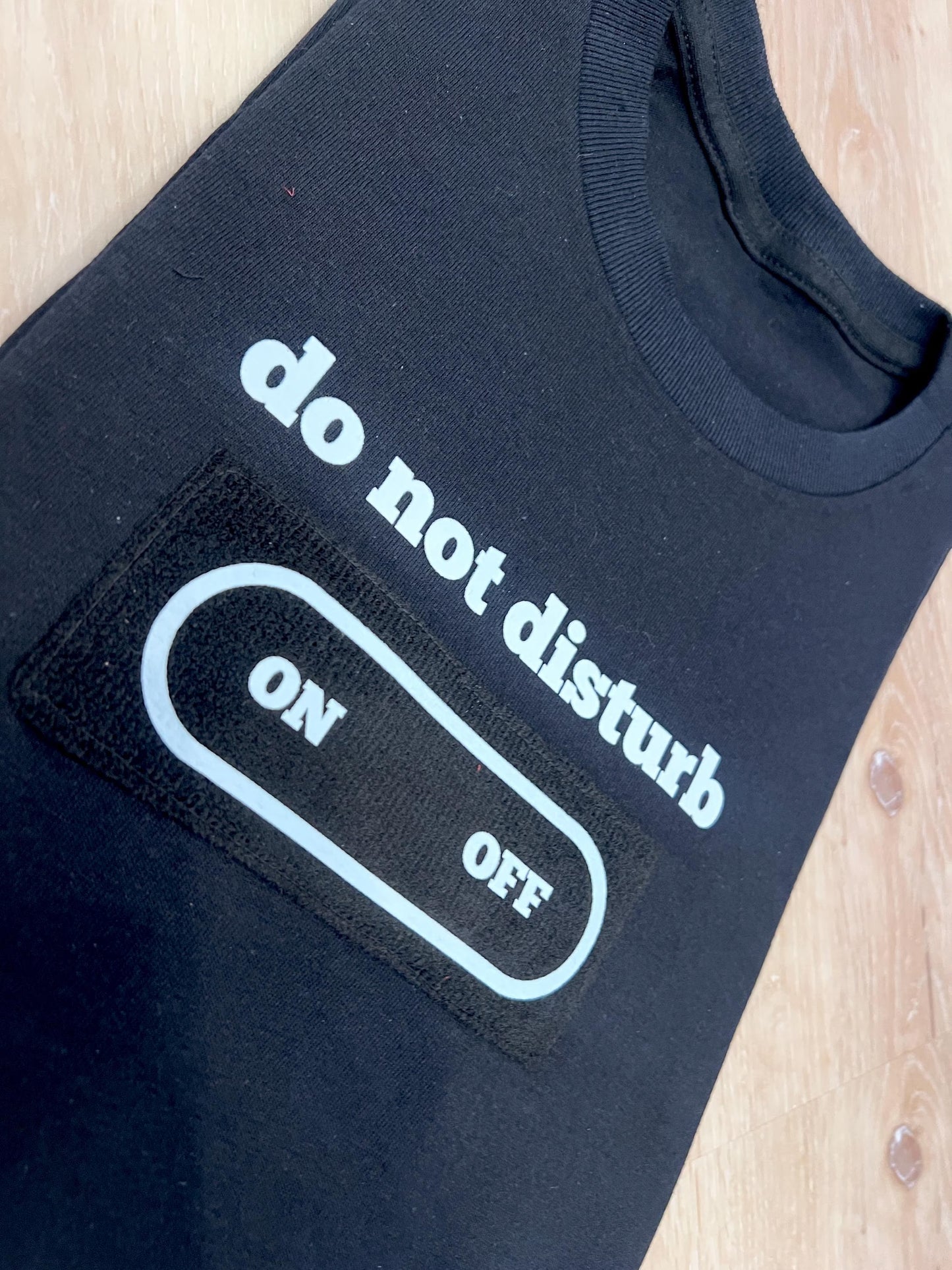 Do Not Disturb Stickie Tee